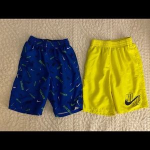 2 boys Nike swimsuits like new size Large